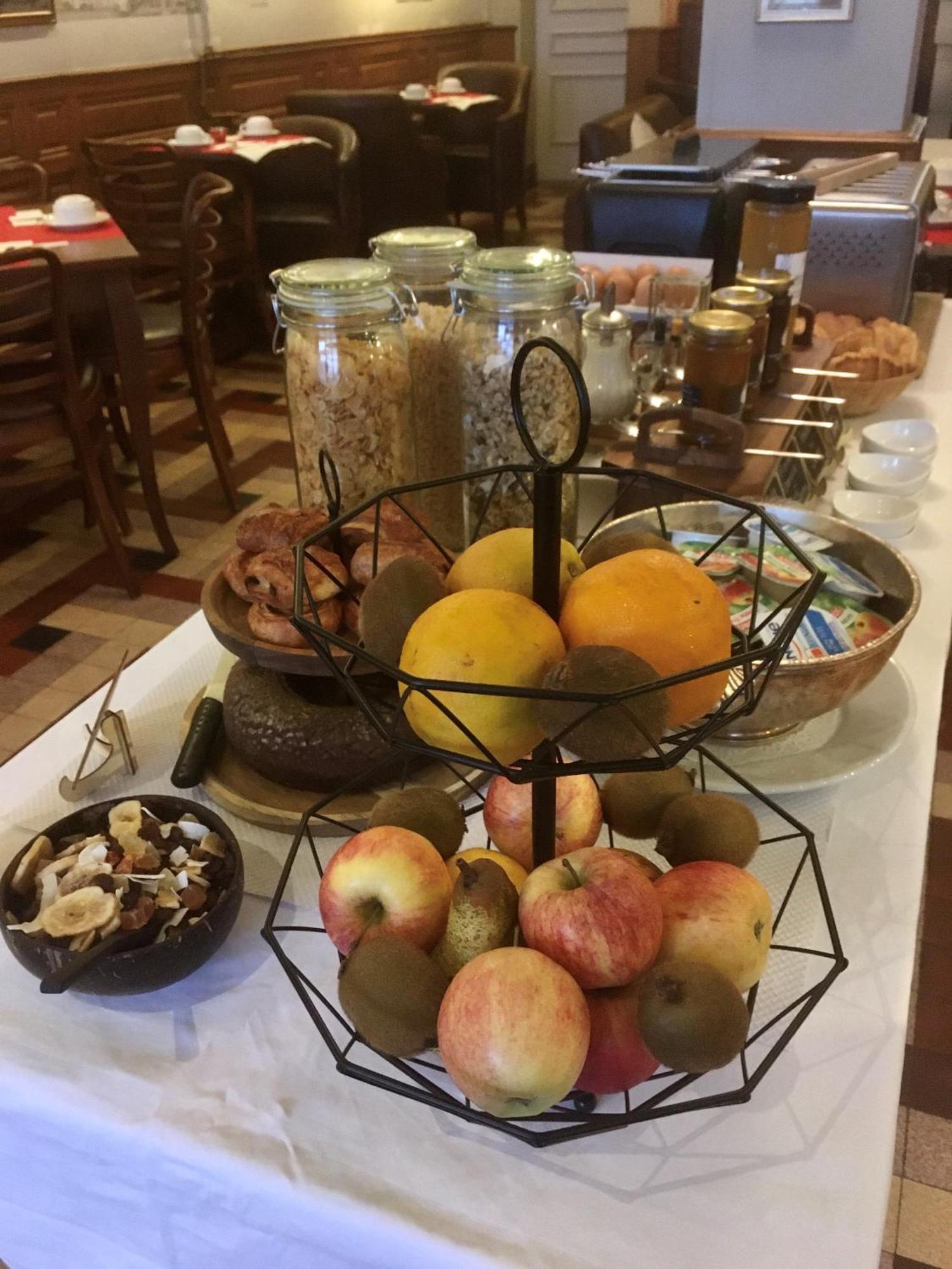 Logis Hotel De France La Chartre-sur-le-Loir Exteriér fotografie